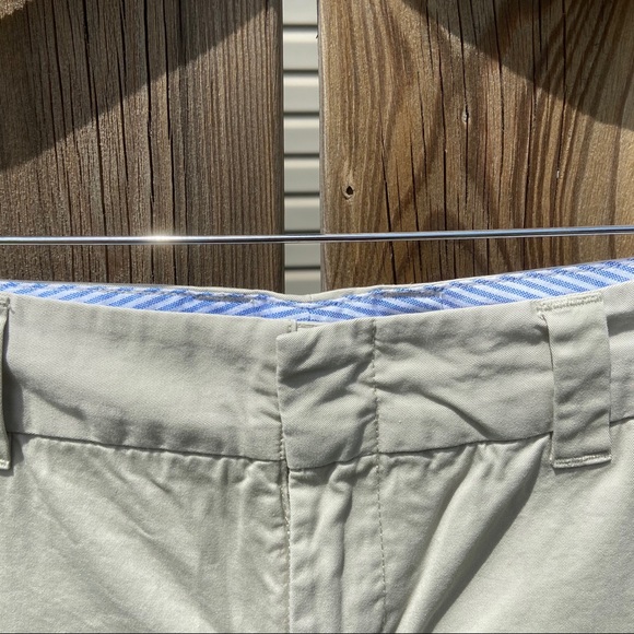 Women’s Size 12 Tommy Hilfiger Khaki Shorts - Picture 2 of 5